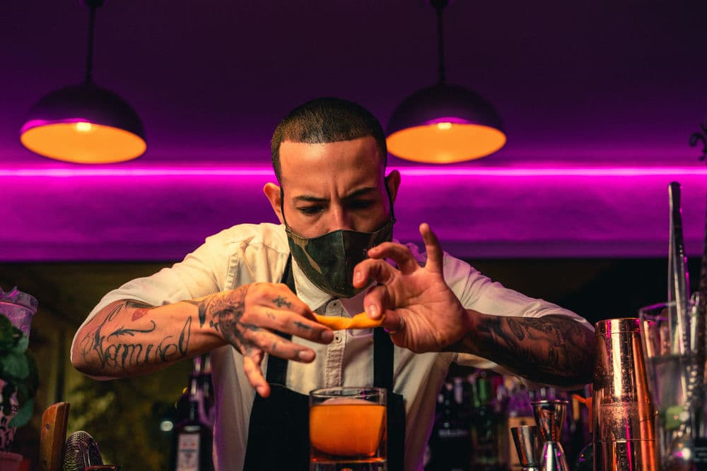 how to find bartending gigs